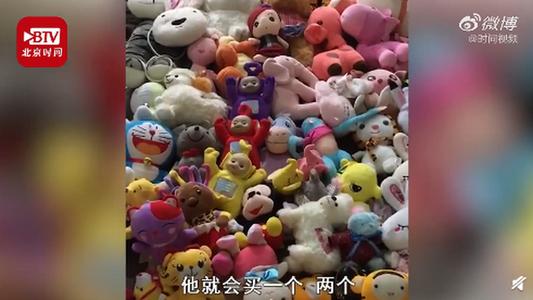 輸送帶廠家:爺爺進(jìn)城看孫女背一袋子布娃娃