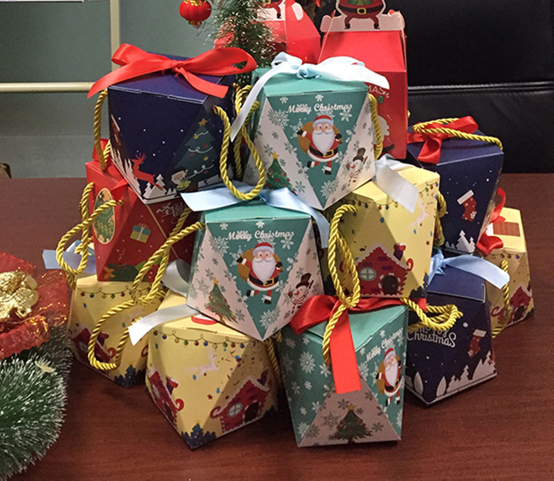 圣誕節(jié)，擎川EVERLAR祝大家圣誕節(jié)快樂！