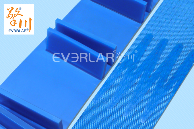 藍(lán)色PU輸送帶加擋板耐腐蝕食品級(jí)海鮮分揀機(jī)專(zhuān)配傳輸帶廠(chǎng)家定制