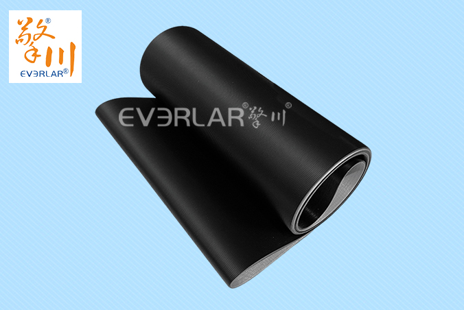 黑色直紋PVC輸送帶耐磨防滑包裝行業(yè)生產(chǎn)線設備傳輸帶擎川定制